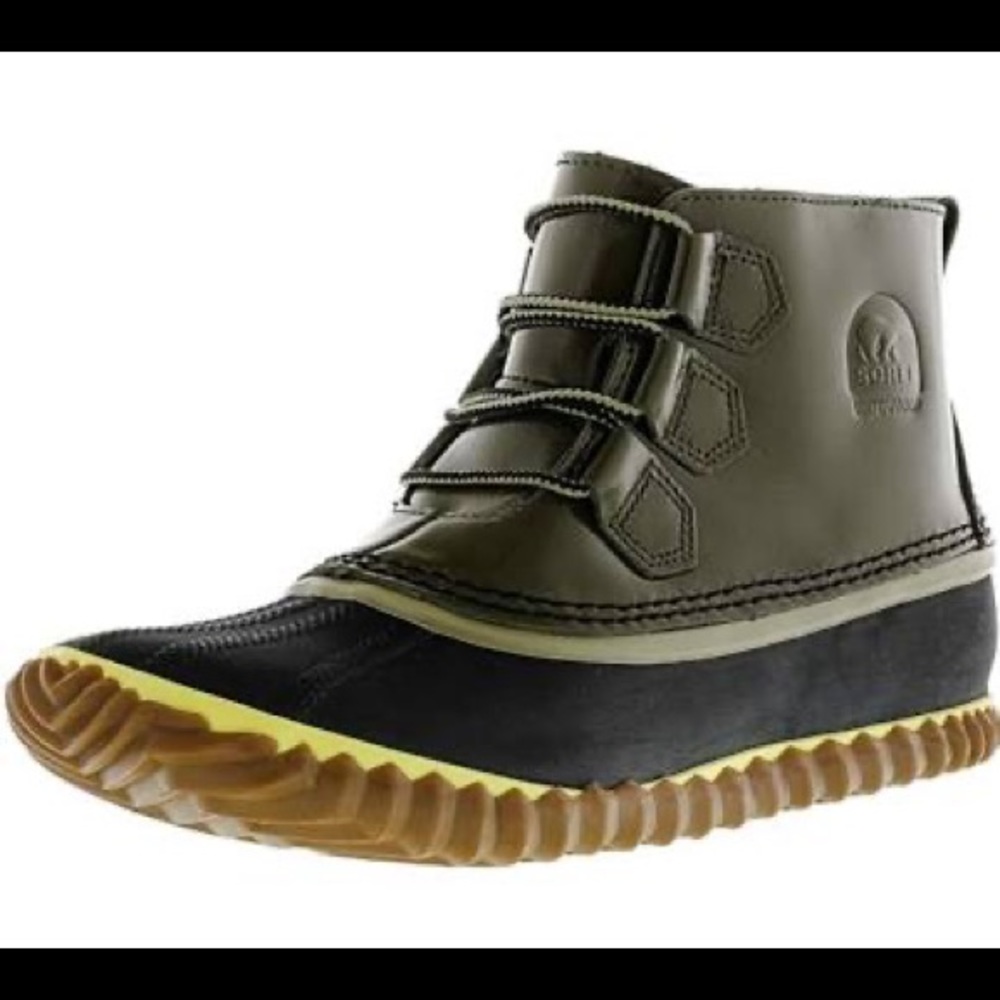 Sorel Out ‘N About Rain Boots in Dark Sage Green (Nori) with Navy Blue